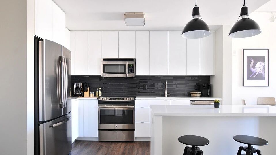 Colocar el refrigerador lejos de la estufa